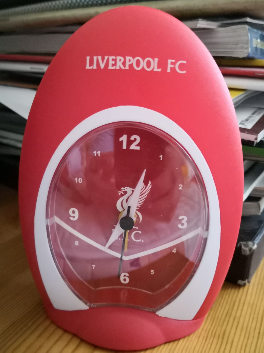 kerouacTM's tweet photo. Добро утро! Времето е за Ливърпул... #newalarmclock #LFC https://t.co/pK5D9jBx66