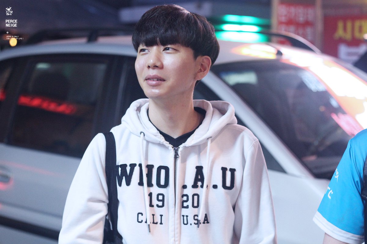 PN_pic's tweet photo. 2018.04.16 APL S1 Ro36 Group A/B
#Cloud9 #suk #sukTV #최원석 https://t.co/Q3EXjmNFqK