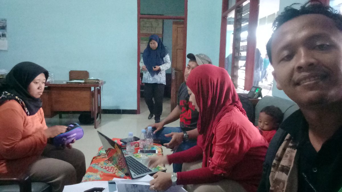 TppKecTulangan's tweet photo. Pendampingan revisi lpj di Desa Grinting Kec Tulangan oleh tim PD-PLD bersatu
@P3MDSidoarjoKab @EkoSandjojo @KN_P3MD @tppindonesia @HdReef @ululazmishona @DewantoAndry @kpw4jatim @IAzoel @RinaRindhu1 @niesosin @richi_sulasmono @kang_beka @fahrudin_yusron @UcokSitumorang5 https://t.co/h8ezCAodz1