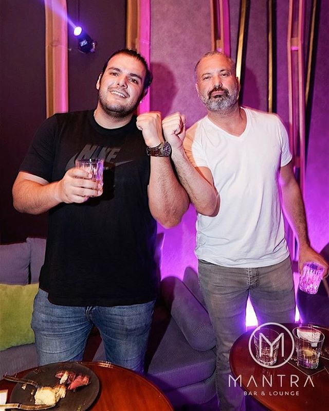 mantrabarkl's tweet photo. International award winning comedian, actor and director @ahmedcomedy dropped by last week for a drink!
#mantrabarkl #mantra #comedy #ahmedahmed #celebrity #malaysia #kl #klnightlife #party #malaysia #bangsar #rooftopbars #luxury #bangsarbars https://t.co/Lsy21lewbP https://t.co/PBjVdXaq8t