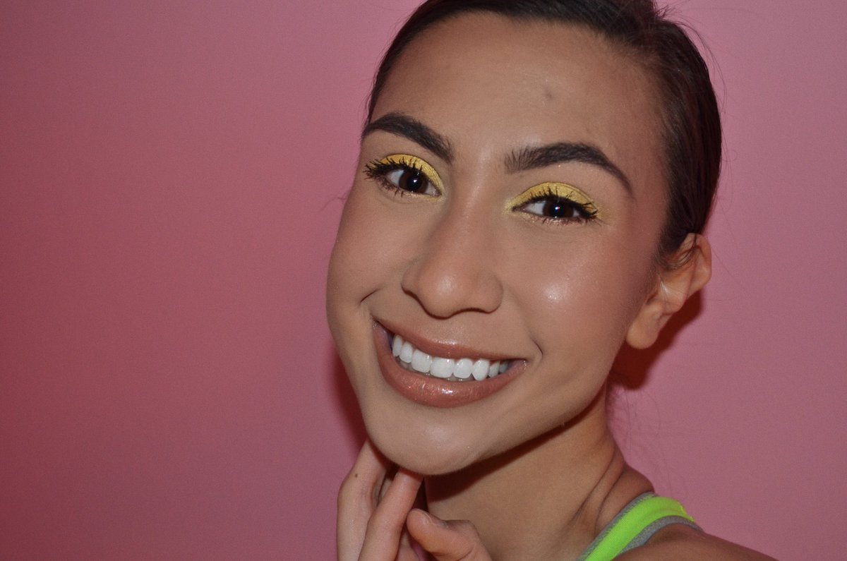 offbeatvenusian's tweet photo. YELLOW ☀️

@ColourPopCo #colourpopme Pressed Powder Shadow In Mischief 
Topped with @NARSCosmetics Bionic for amped up dimension

Colourpop Super Shock Cheek In Butterfly Beach 💓

#makeup #eyeshadow #narsissist https://t.co/RqGtR1lFwS