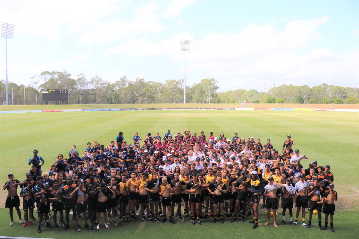 25 years ago today, Aboriginal AFL footballer, Nicky Winmar stood up against racial abuse &amp; in doing so, made history.
Today, the young men @ #AFLDiversityChamps commemorate this moment &amp; honour all the other warriors who took a stand against racism while playing this great game!