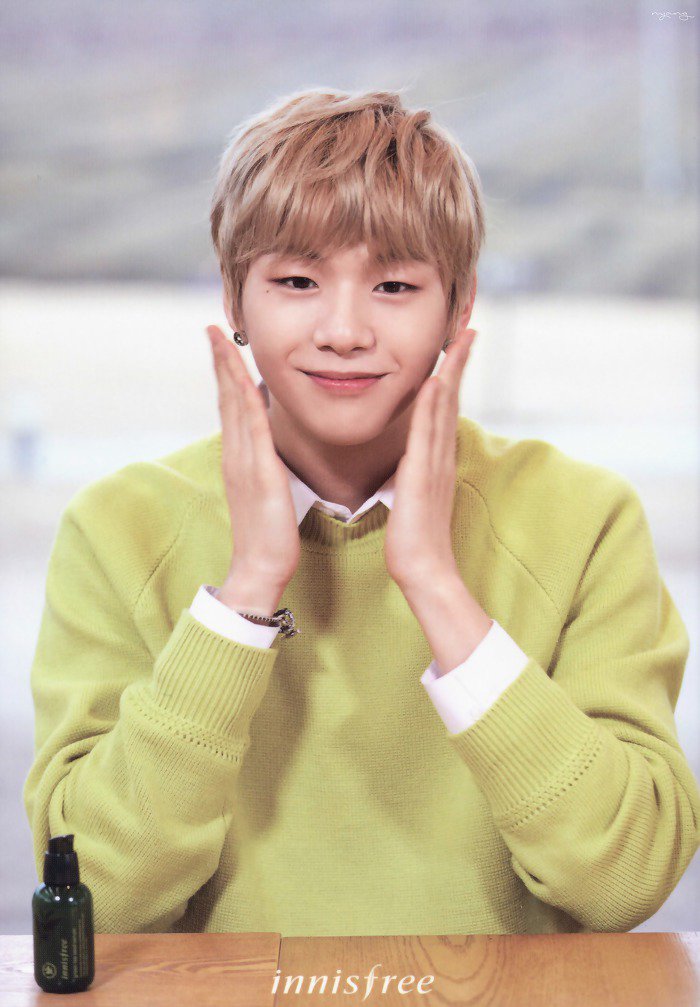 sweet_geon's tweet photo. @ecoinnisfree 촉?촉! 이쁜광고 감사합니다.
#이니스프리 도 #워너원 도 꽃길밥길돈길만 쭈~욱..... #강다니엘 #그린티씨드세럼 https://t.co/tLT7aDVeaX