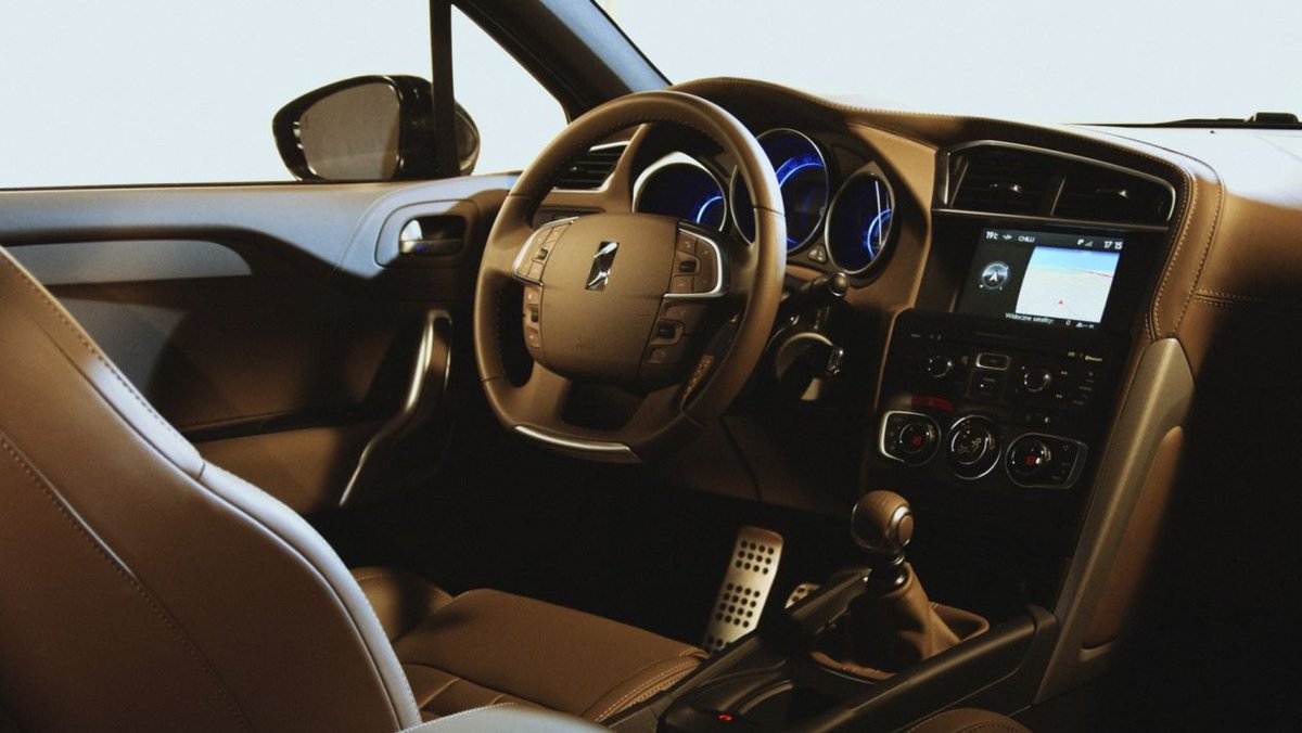 Japón fue derrotado en la 'batalla' de smartphones. ¿Perderá la de autos conectados? bit.ly/2ETaxW3