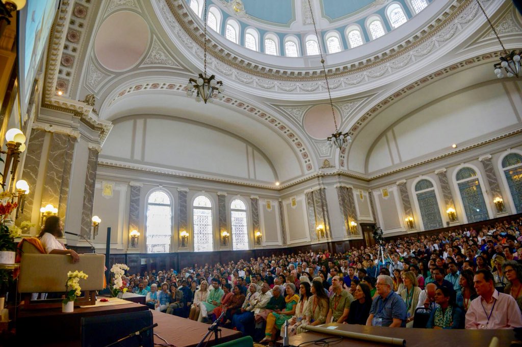 Gurudev's tweet photo. People from across the U.S. gathered at the beautiful @ArtofLiving Los Angeles Center to experience 2 days of deep meditation and knowledge during the Unveiling Infinity talks on the ancient Vigyan Bhairav scripture. https://t.co/AEyIhDQxZF
