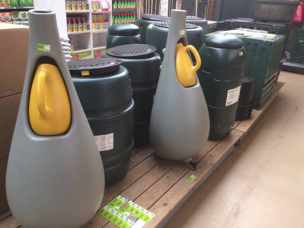 bertroete's tweet photo. @ArnhemsKlimaat een rondje langs @IntratuinArnhem @pontmeyerarnhem @gammanl laat zien dat alle spullen die nodig zijn om te kunnen #afkoppelen, gewoon @gemeentearnhem te koop zijn.   #nuArnhem #aandeslag #regenton #regentonvulautomaat #wateroverlast #klimaatbestendig #reddestad https://t.co/OKuAQjlT0S