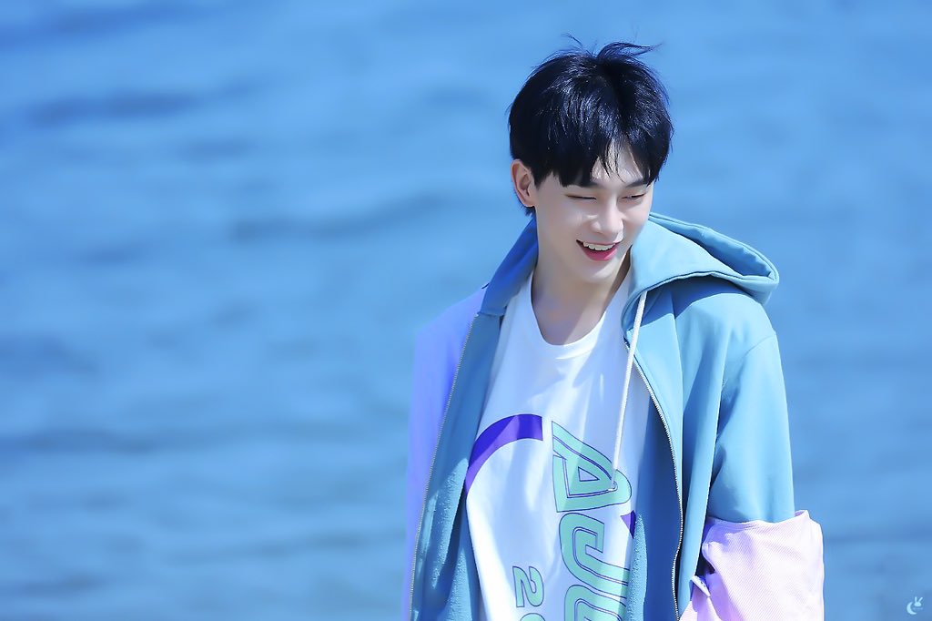 HMxau9ust9's tweet photo. lock screen 1080*1920 

🔥 https://t.co/U69b4JDVww

#권현빈 #kwonhyunbin https://t.co/AKlORqhHBH