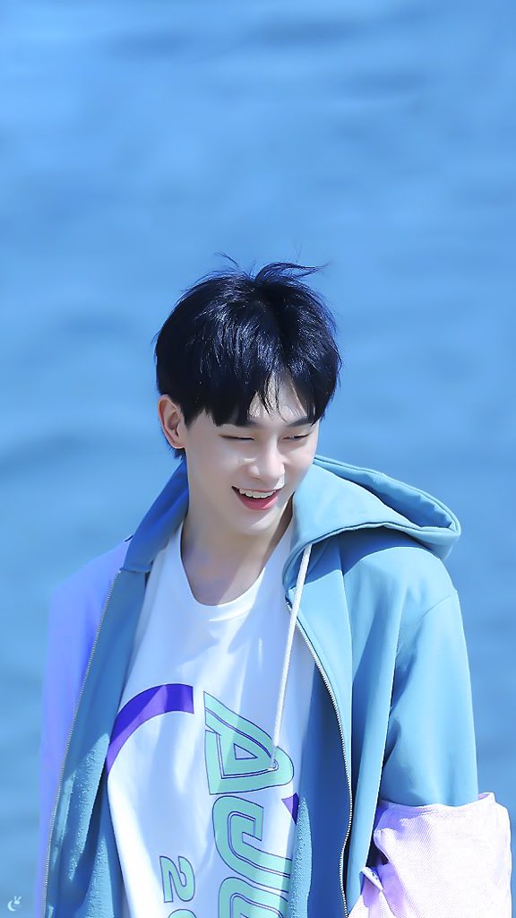 HMxau9ust9's tweet photo. lock screen 1080*1920 

🔥 https://t.co/U69b4JDVww

#권현빈 #kwonhyunbin https://t.co/AKlORqhHBH