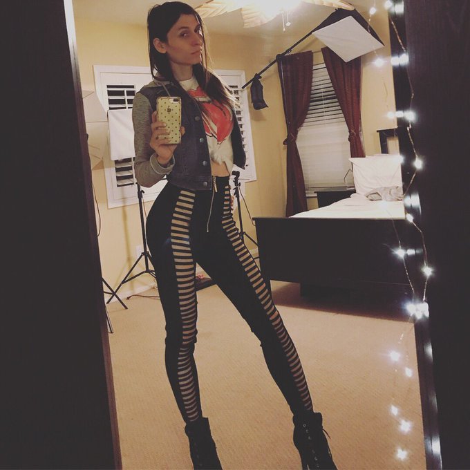 💋. https://t.co/8KEndQuaQn