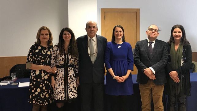EXCLUSIVA | La profesora que confesó que el acta de Cifuentes era falsa obtuvo su plaza en un tribunal de amigos eldiario.es/sociedad/alici… Por <a href="/raulrejon/">Raúl Rejón</a> y <a href="/gallaup/">Laura Galaup</a>