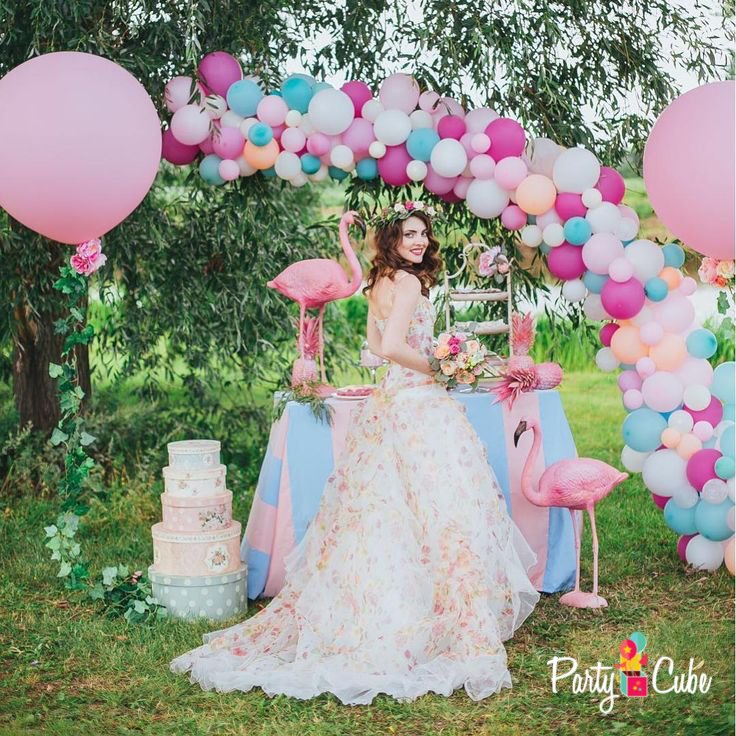 PartyCube_ae's tweet photo. Beautiful bride with bewitching balloons following you down the aisle!! #partycube #mydubai #iloveuae #bridal #bridalshower #anniversary #babyshower #party #partydecor #partyfavors #partygirls #partyideas #partyfavors #partygirls #partying #partytime https://t.co/glG41ogRp5 https://t.co/Qexbg4uEmv