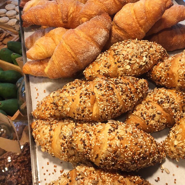 Co_in_Bo's tweet photo. IL SOLITO VIZIO SFRENATO DI SFORNARE!!!!! 🥖🍞🥨🥐🥖🍞🥨🥐🥖🍞🥨🥐!!!!
.
.
#freshfromtheoven #bread #freshbread #paneincassetta #bakery #cosesane #cosebuone #comfortfood https://t.co/62SCp9fBtX