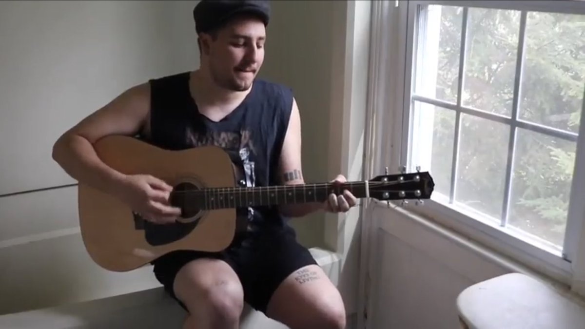 ACTLGARBGE's tweet image. youtu.be/0tQNrYzZJB0

Checkout one of the new songs I decieded to record on my camera.