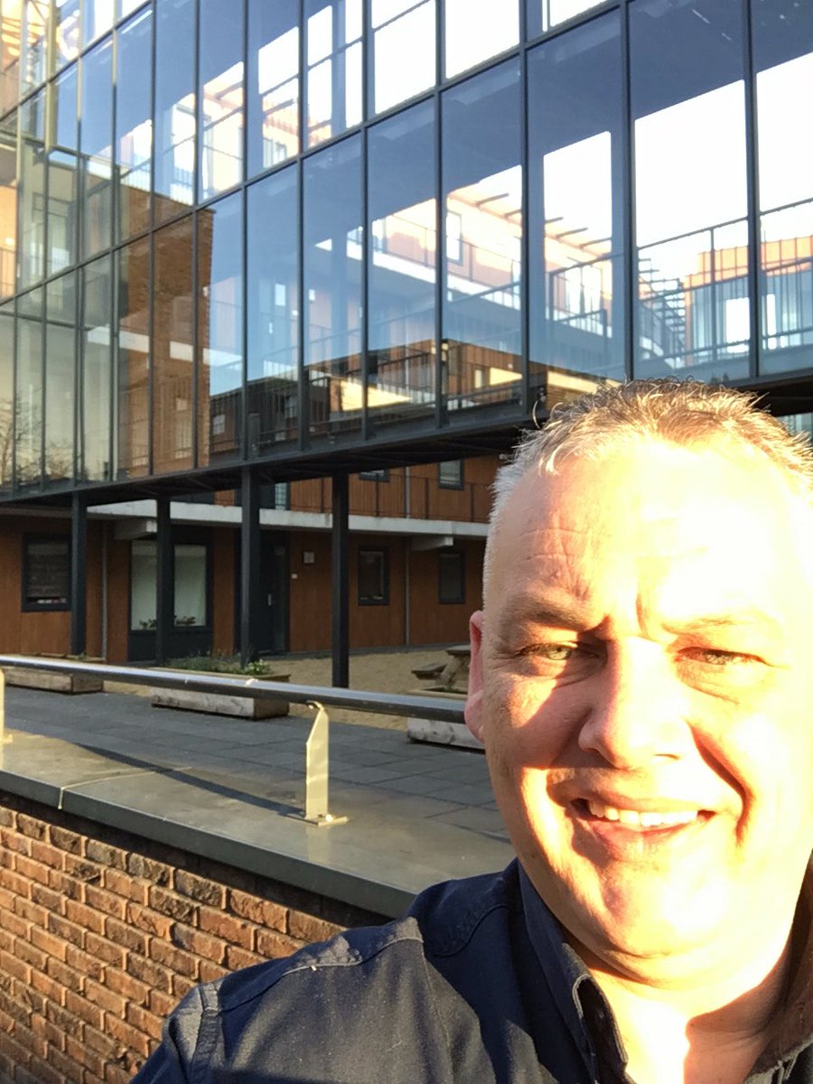Complexbeheer's tweet photo. #bareel #rijen @WonenBreburg  @daghuismeester  .lekker weer voor controle https://t.co/Tf5YnH3IXQ