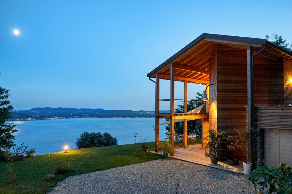 La casa sul Lago houzz.it/projects/19791…
#edificiinlegno #nurholz #caseinlegno