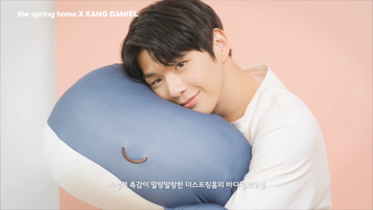 tomllong's tweet photo. 내 꺼 💛 납 치 
#강다니엘 #all_you_need_is_daniel https://t.co/VscS50oj55