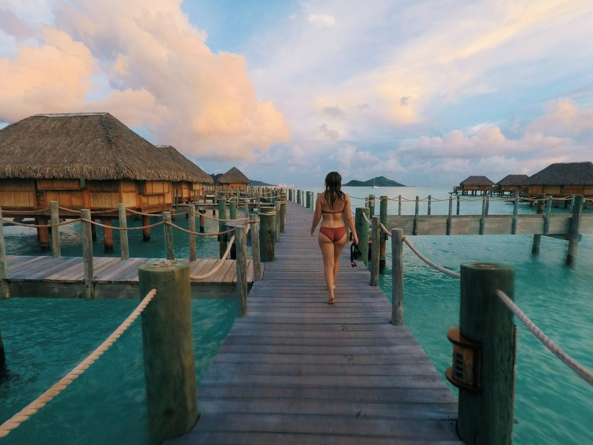 Miss_Witt_'s tweet photo. i only come on here to post pics. #BoraBora https://t.co/eG6uEpfwPw
