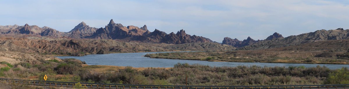 rschott's tweet photo. There may be no #SuperpositionPuzzle this week, but maybe you'd enjoy exercising those geosleuthing skills on the real thing...

The Needles &amp; the Colorado River, AZ/CA border: https://t.co/34QtJxDkfo

Explore and appreciate it with a geologist's eye for landscape evolution. https://t.co/tsjK9fUyDo