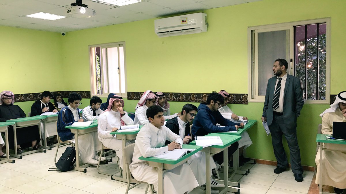 sadaschools's tweet photo. من أهم الوسائل التي نعمل عليها في #صدى_الابداع لتشجيع الطلاب على التميز والتفوق في الاختبارات التحصيلية برنامج أسبوع الهمة للصف الثالث الثانوي يمنحهم الثقة وتعزيز روح التجربة لديهم .
#sadaschools https://t.co/IkXAHVMEnq