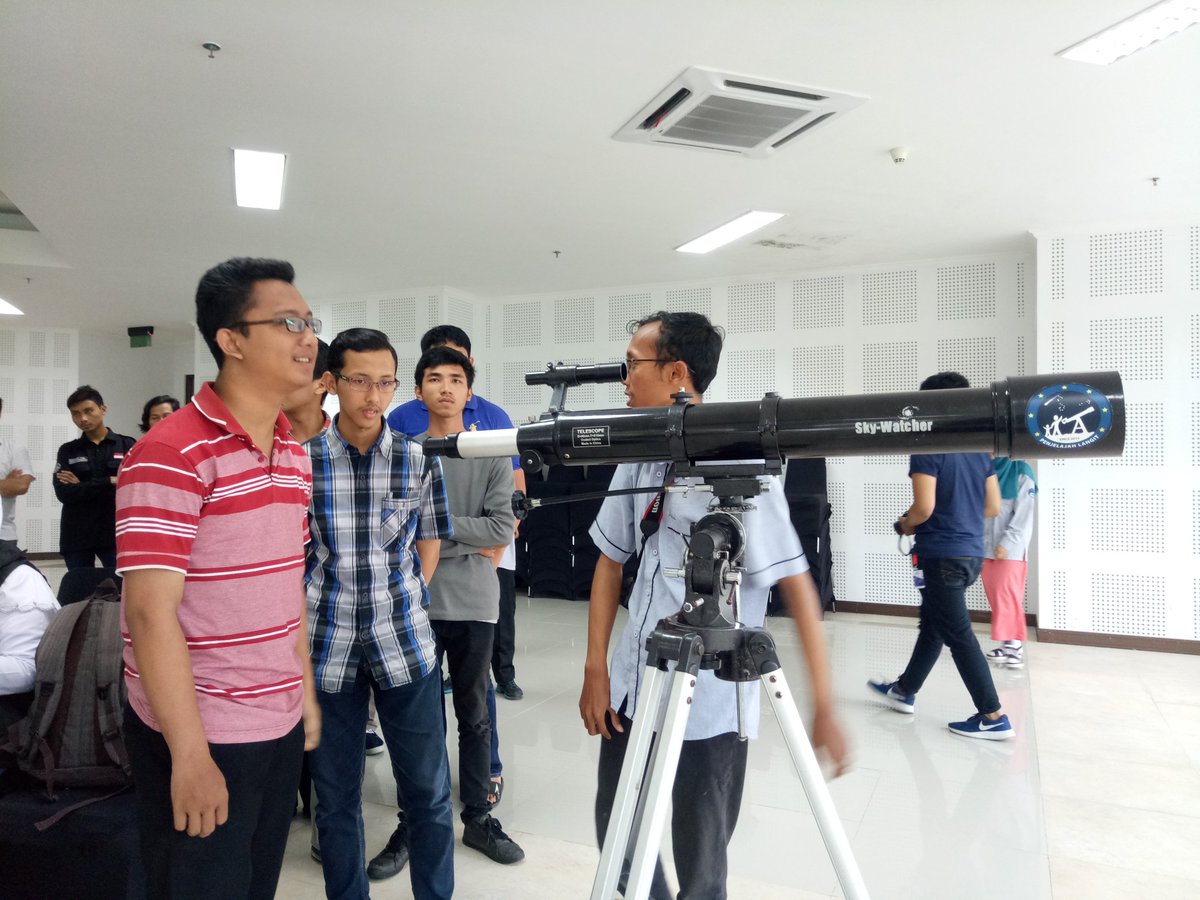 PL_Jogja's tweet image. Mencoba Teleskop~ 
#ANTERO #ScienceDiscussion
