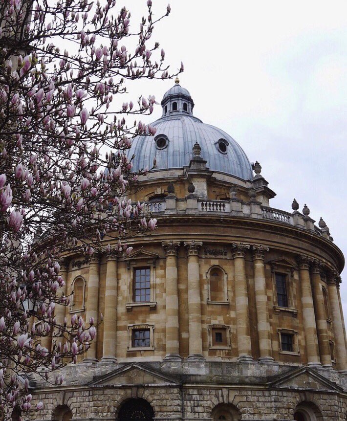 Spring has finally sprung in #Oxford , and we love this picture of the beautiful Rad Cam by <a href="/byvanessaleigh/">𝐕.</a> on Insta. So much to love about Oxford.

#discovertheREALoxford #oxcompendium