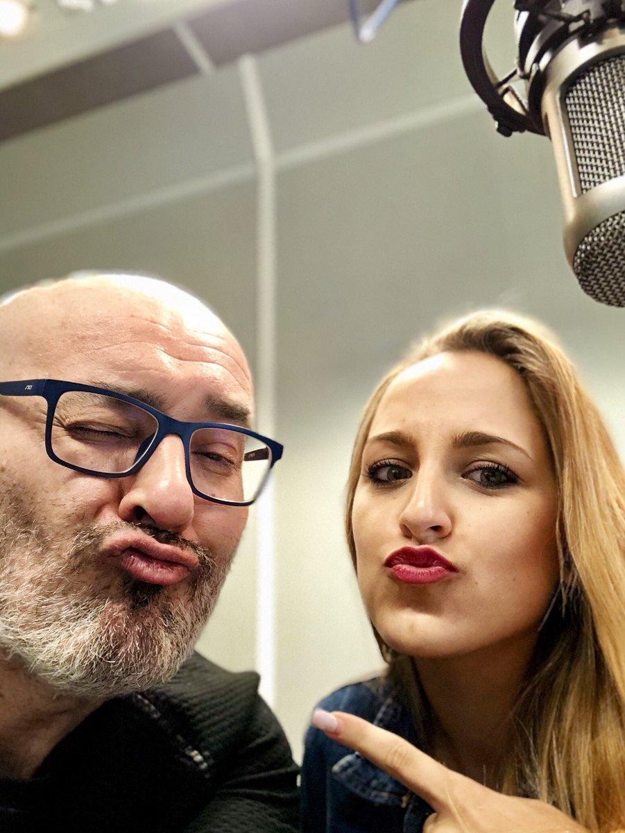 ertrivi69's tweet photo. Pechá de reír nos estamos pegando con @OficialTriana 
Talento de #Andalucía que hoy desayuna por @canalfiesta con su Tito, que soy yo 😂😂😂 https://t.co/jbmpNPpdwU
