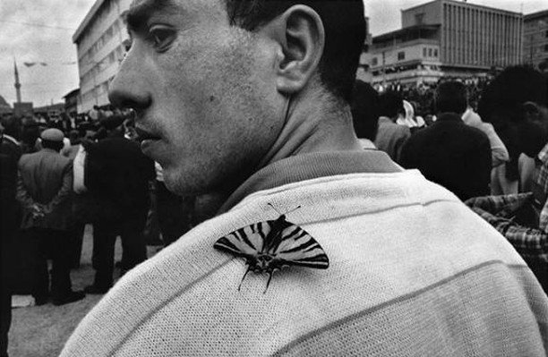 fubiz's tweet photo. 1990, Political meeting, Yozgat, Turkey by @nikoseconomopoulos
#behindtheimage #Turkey #fubiz
Mention @fubiz if you want to be featured on our Instagram https://t.co/rXsNHQ8O3o https://t.co/Z5AdYrRTZF