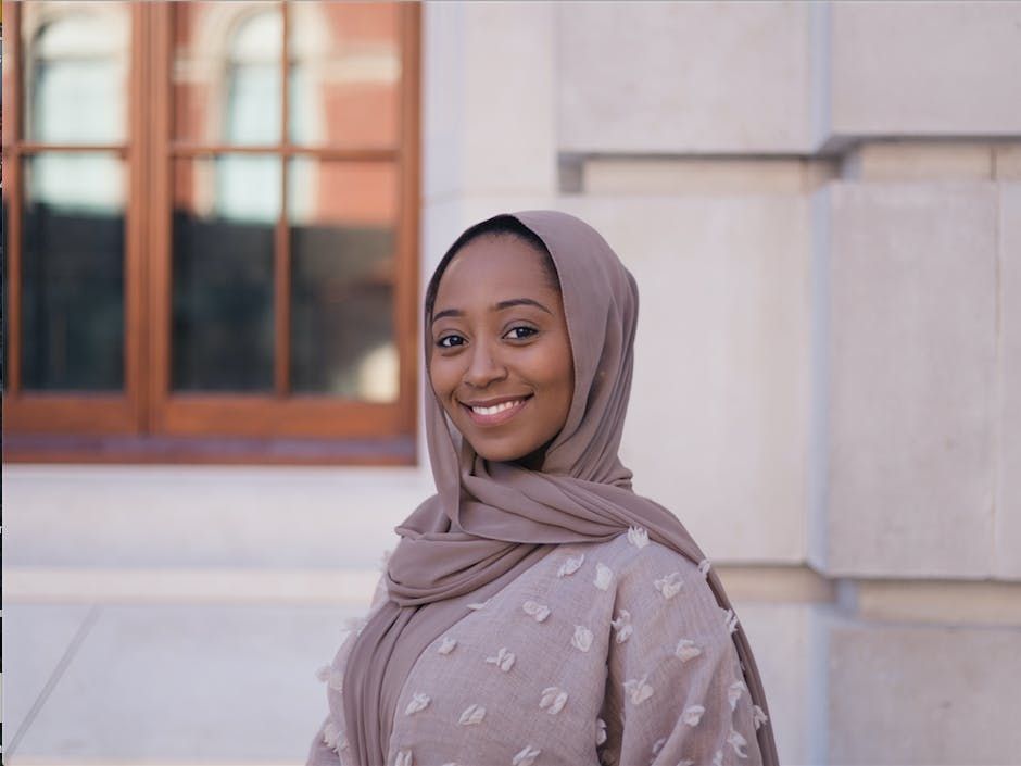 The photo series dispelling the myth that Muslim women can’t be career-orientated buff.ly/2Gj0P5b #muslimwomen <a href="/mostlylit/">Mostly Lit</a>
