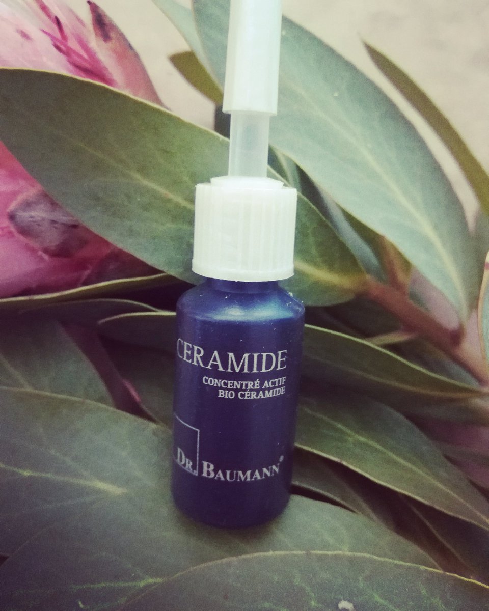 CapeBaumann's tweet photo. The CERAMIDE ampoule work effectively against rough & flaky skin. They are suitable as a treatment for neurodermitis & psoriasis.
#Drbaumann #natural #organic #vegan #crueltyfree #sustainable #nontoxic #skincare #beautifulskin #Healthyskin #protection #problemskin #ampoules https://t.co/p5edpJPCay
