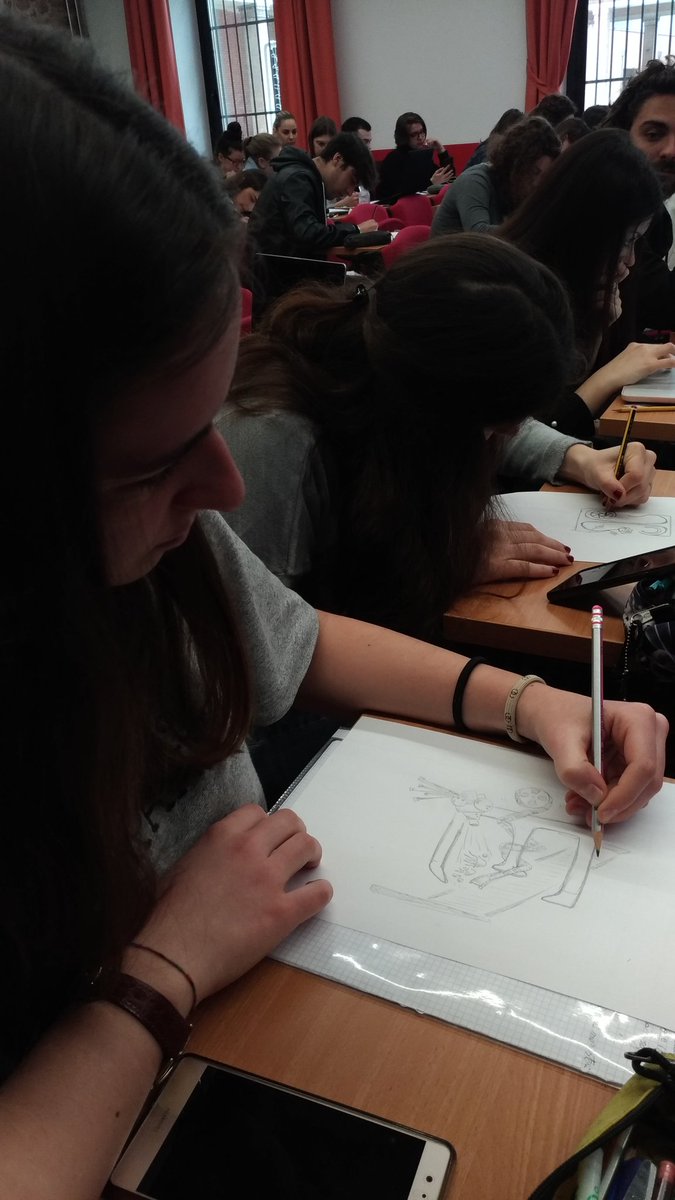 lacriscros's tweet photo. Pergamene, monaci amanuensi e lettere dal Medioevo oggi a #storiadeimedia @IUS_VE .. e tra i miei studenti StcVr scatta subito il #campominiato 🤗😀😉 https://t.co/vqZyfD5MjO