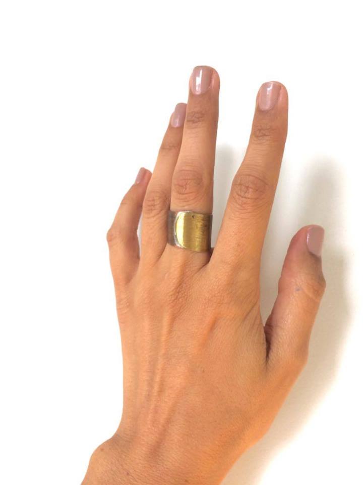 MMUTT_DESIGN's tweet photo. https://t.co/mEZe5scIzQ

Handmade ring... so beautiful! 😍
::
Anel feito à mão... belo! 😍

#mmutt #joalharia #jewelry #jewellery #jewelrydesign #jewelrydesigner #portuguesejewellery #design #jewels #handmade #ring https://t.co/5ZxJ6cyXiR