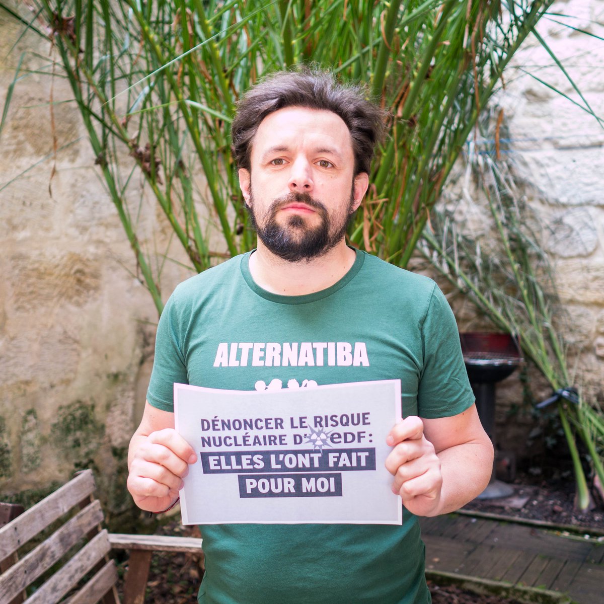Alternatiba soutient les lanceurs d'alerte de <a href="/greenpeacefr/">Greenpeace France</a>. Les alternatives à l'énergie #nucléaire existent : Scénario Negawatt <a href="/nWassociation/">Association négaWatt</a>, @Enercoop_SCIC . 
 
 🤝 Vous aussi, affichez votre soutien greenpeace.fr/denoncer-risqu… #AvecGreenpeace #JeudiPhoto
