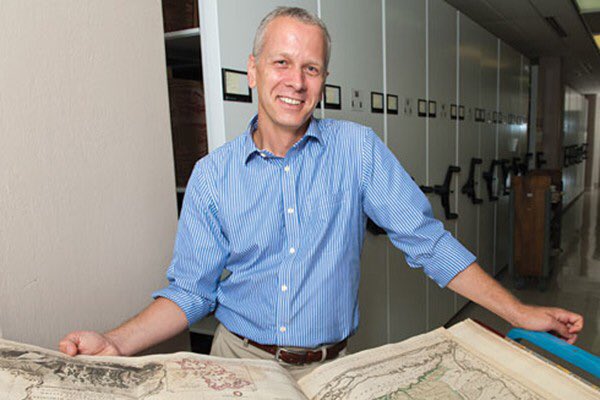 ‘Social Life of Maps’ authored by Prof. Martin Brueckner, @UDelEnglish & @UDMatCult udel.edu/udaily/2018/ap…