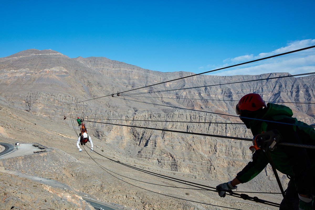 MyOasisLiving's tweet photo. #Thrill-seekers, rejoice! Everything you need to know about the world's largest #zipline in Ras Al Khaima: https://t.co/bxZ6hsVCHA #JebelJais #adrenaline #extremesport #UAE #GuinnessWorldRecords @toroverde_uae https://t.co/4wOgoq6FBA