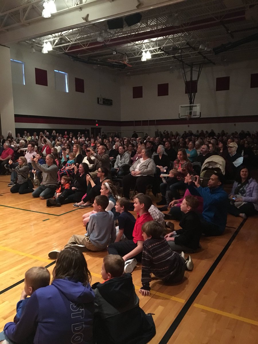 What a great night and turn out for the Night of the Arts.  Thank you to everyone who came to hear the students sign and see the great art work in the hallways.  <a href="/hempfield/">Hempfield SD</a>