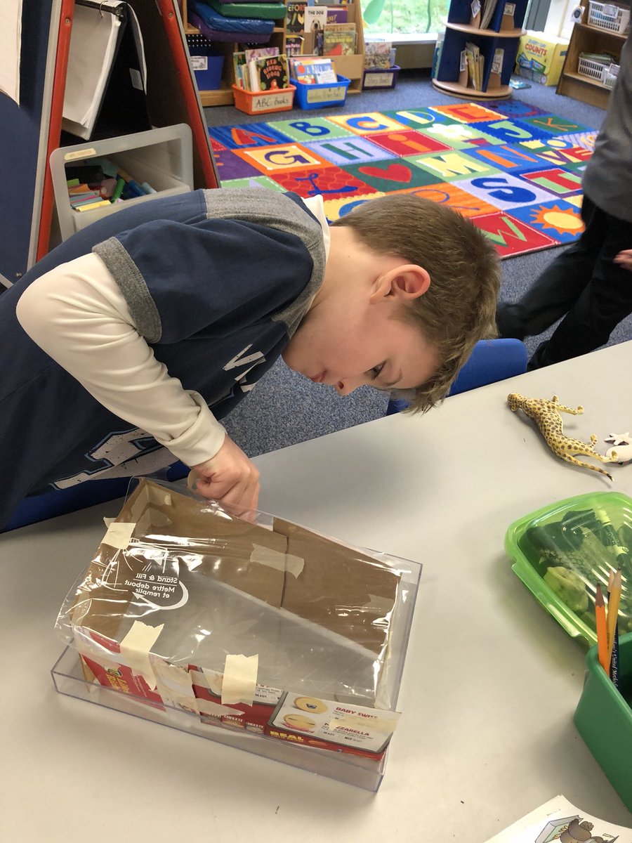 AmyThompsonWES's tweet photo. Engineering in Kindergarten: constructing &amp; testing roof materials to keep toy animals safe from rain drops. #kindersCan #STEM @RadnorTSD https://t.co/enAtGYlcNH