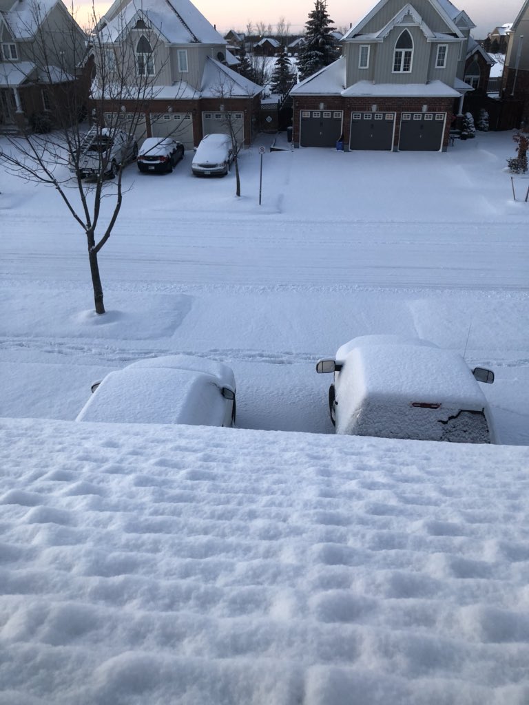 jodster_farr's tweet image. At least you didn’t wake up in Innisfil.... Ugh #snowinaprilsucks #canadaspring ❄️