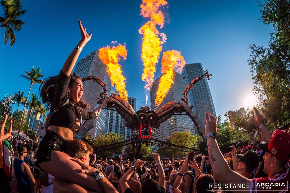 A_rcadia's tweet photo. Top weekend at Resistance in Miami last week – huge thanks to everyone who brought the vibes. Homeward bound after coaxing a ridiculously over-excited Spider back into its box alongside a fat slice of sunshine to bring back with us... Next stop - LONDON 🔥 https://t.co/JvmAt9yk1N https://t.co/IsPLqqzUz5