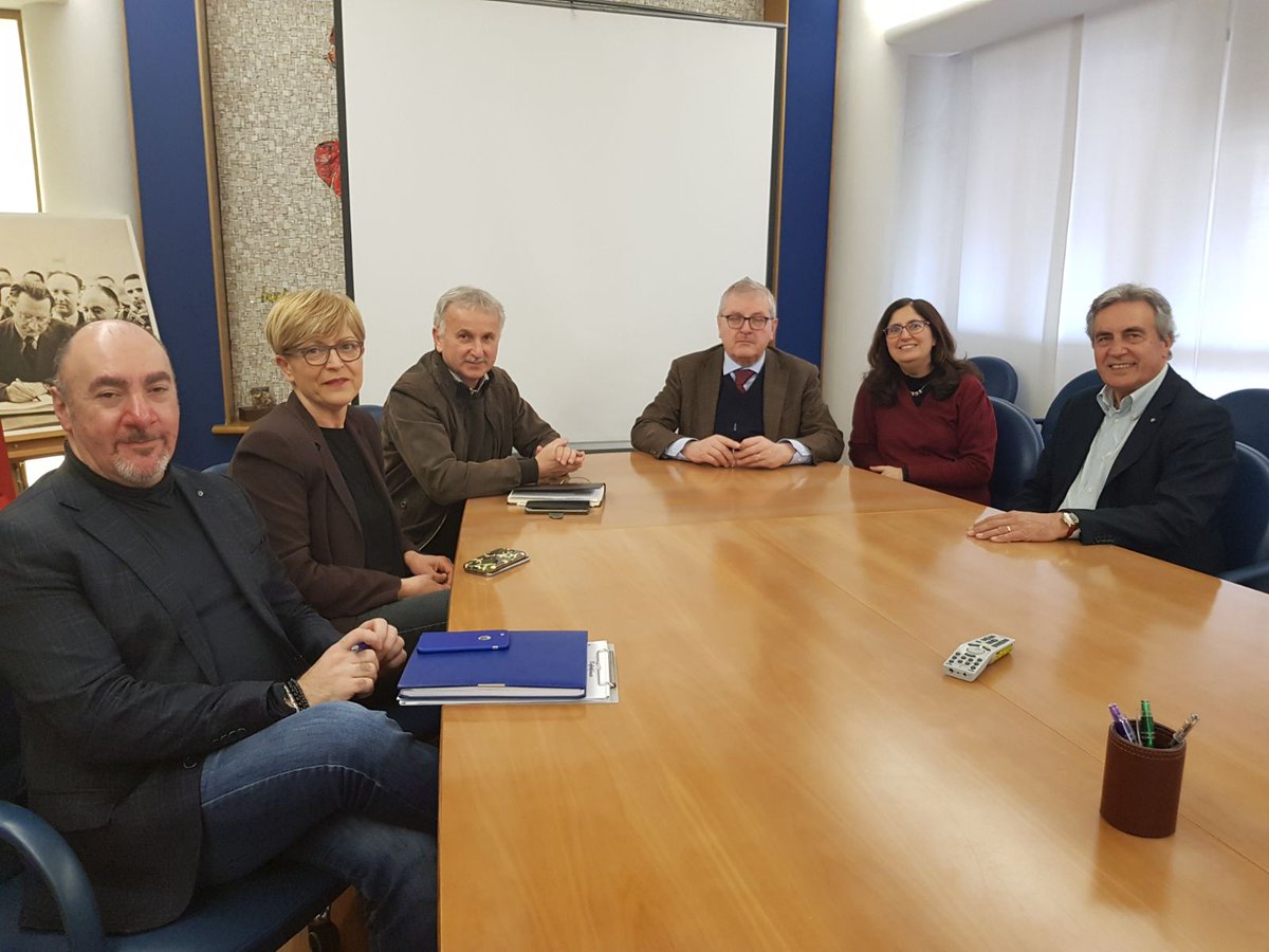 AutonomiaResp's tweet photo. Dopo 5 anni di disastri del @pdnetwork di @serracchiani e @S_Bolzonello, la Regione guidata dal centrodestra, con Ar determinante, sosterrà senza se e senza ma il tessuto produttivo. Questa mattina proficuo incontro con Tilatti, presidente di @ConfartiUdine. https://t.co/AXGd83Eow3