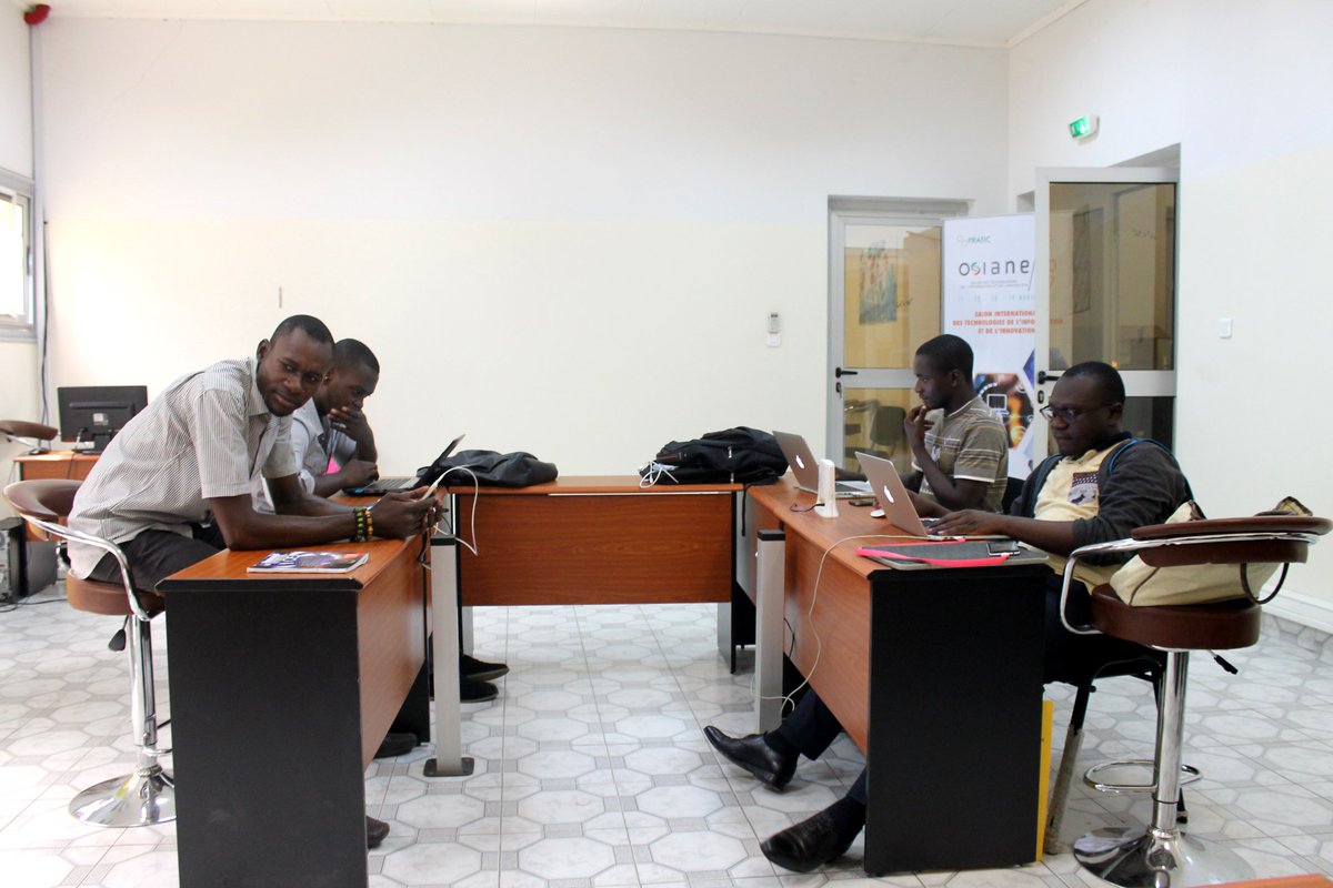MediathonBrazza's tweet photo. Réunion de mise au point des aspects d'organisation du #mediathonbrazza, #hackathon sur les #media, et @OsianeCg  salon d'innovation dans les #TIC

#ChezMoiAuCongo #team242 #osc242 #osiane2018 #242talk #oif #francophonie #congolese #osiane https://t.co/a1Ux7jw3oK