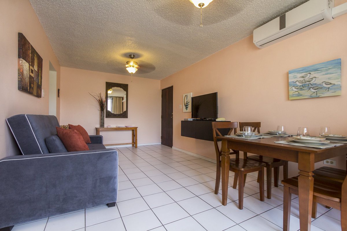LuquilloHidden's tweet photo. Hi! Hola! Salut! Hallo! 🇺🇸🇵🇷🇫🇷🇩🇪
Feel at home at Luquillo Hidden Oasis. A peaceful retreat away from the crowds of the resorts and big city hotels. Enjoy the perks of vacationing in a home. Great choice! BOOK NOW! #Biobay #ElYunque #OldSanJuan #PRDayTrips #TeAmoPlaya https://t.co/gsEAge8KiP