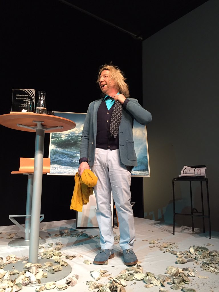 PoleMerBA's tweet photo. Bas le masque pour Sydney Bernard,   acteur de théâtre de la compagnie Imaginaire théâtre qui a mis en scène et animé cet Happy Blue 2018 #PMBA18 by @PoleMerBA https://t.co/HNywJ0KH1S