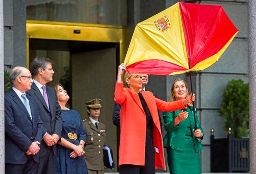 Ο χρήστης Coordinadora 25S στο Twitter: "En un país decente Cristina Cifuentes estaría inhabilitada para la función pública, y la mayoría de cúpula de la Universidad estaría en la calle. Pero