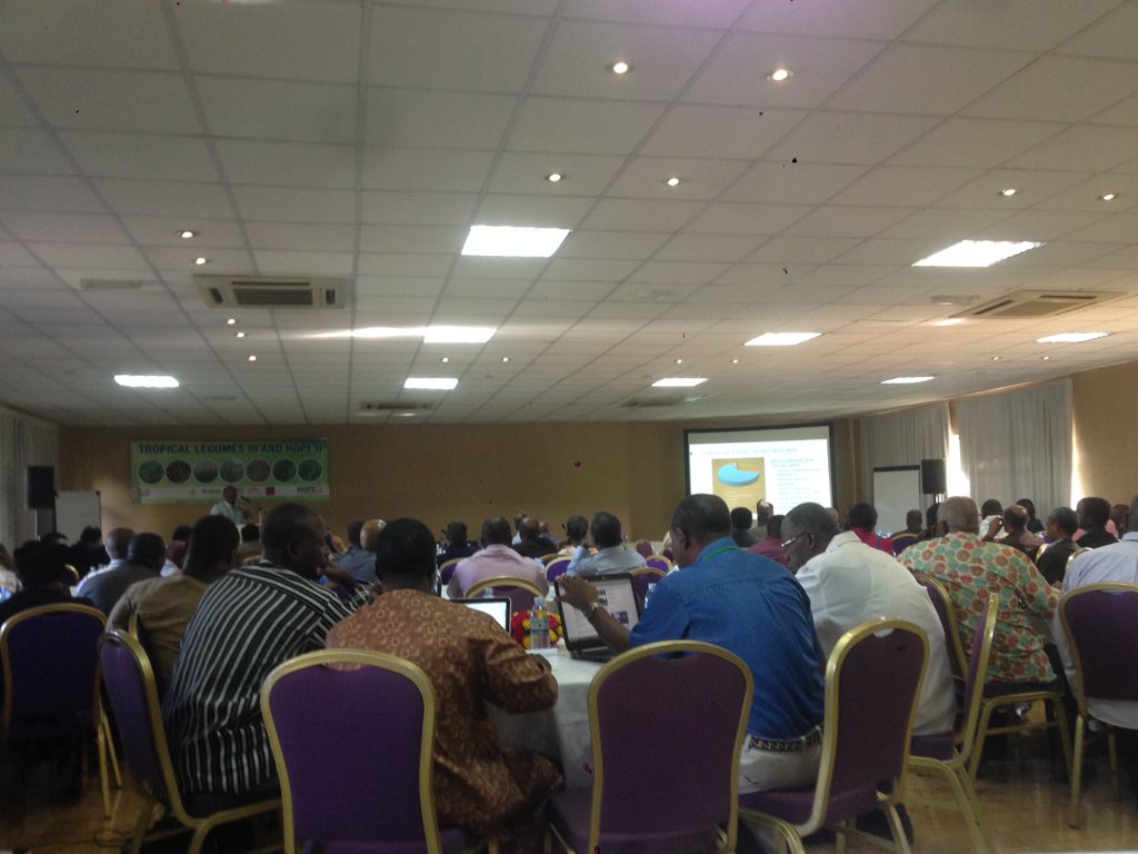 ICRISAT_HOPE's tweet photo. 20 minutes for each systems team to present a variety business case. Groups are arrange as Sorghum and millet of #Burkina, Sorghum of #Mali, Groundnut of #Tanzania and others. Day 3 of @tropicallegumes and #HOPEII #Annualmeeting2018 in #Uganda. @IITA_CGIAR @ICRISAT https://t.co/6g5HHNVAMD