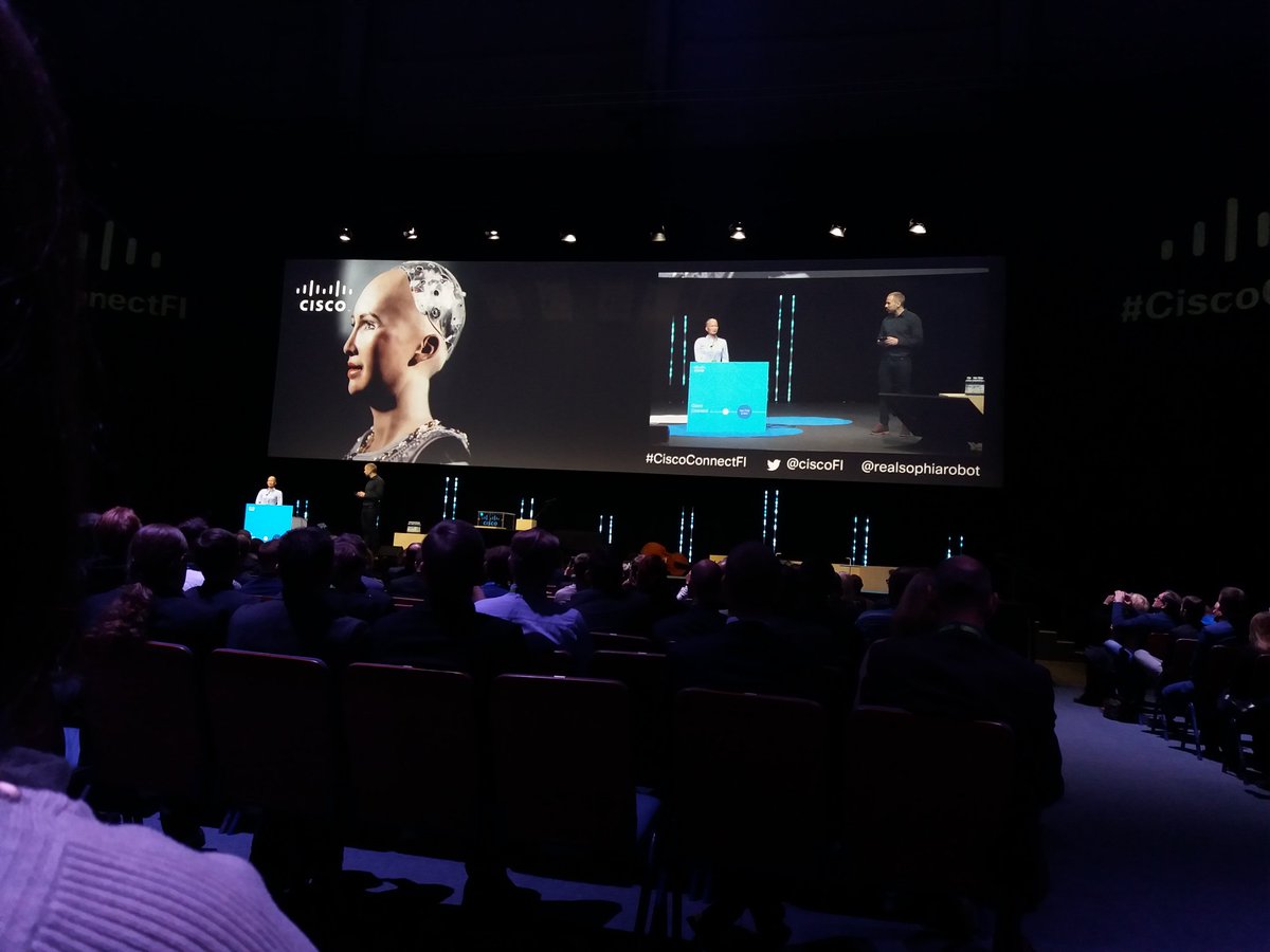 puukolmonen's tweet image. No mämmi for @RealSophiaRobot #ciscoconnectfi