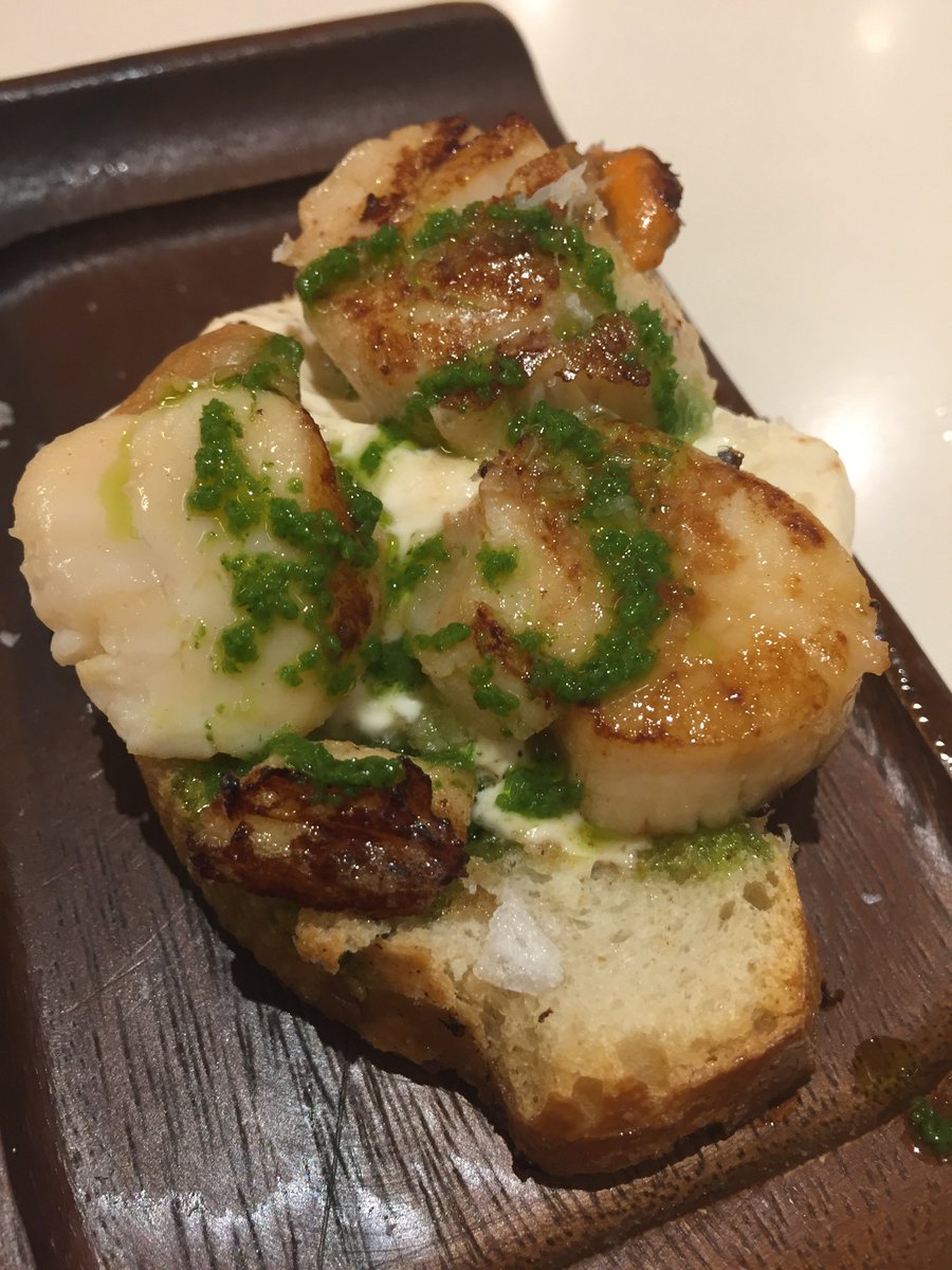 These juicy little scallops from <a href="/BarZeruko/">Bar Zeruko</a> are the best!  See more of their amazing dishes at sansebastianpintxobars.com/pintxo-bars/ze… #pintxo #pintxos #sansebastian #donostia