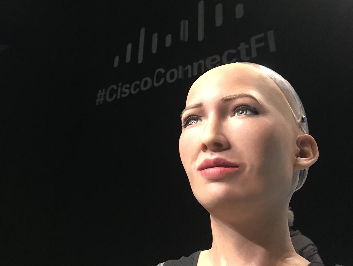 Sophia - hämmentävän hieno (ja vähän pelottavakin). Ensimmäinen asia jota Sophialle tehtiin eilen? Tietysti kytkettiin verkkoon! <a href="/CiscoFI/">DeFiCisco | I Choose Rich With $EARNM</a> #CiscoConnectFi