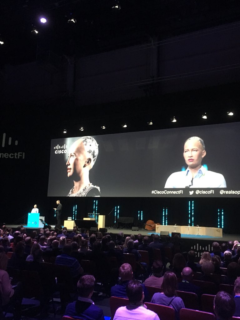 MikMalFin's tweet image. #CiscoConnectFI @RealSophiaRobot