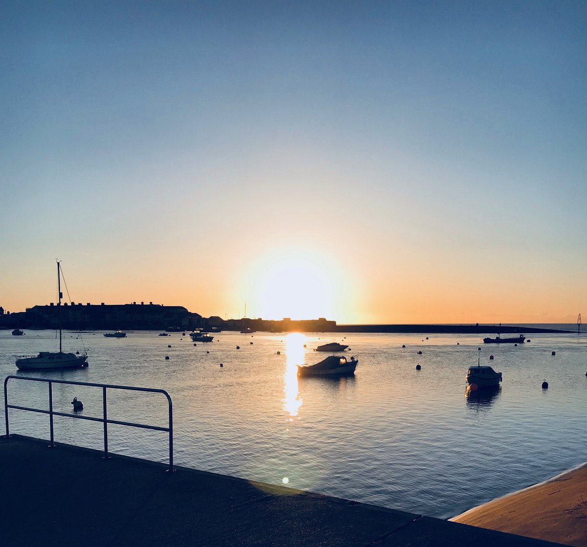 Clipper_Shaldon's tweet photo. Open from 8am , it’s a beautiful morning https://t.co/0PcCpjX11L