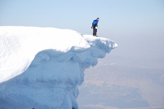Team_BMC's tweet photo. DON'T "Forget that you’re climbing leashless mid-crux and watch gravity do its thing…" Viv Scott https://t.co/gf8C4JSCV2 One of 25 the mistakes NOT to make when Scottish #Winter #Climbing https://t.co/fbkZp2oBCY